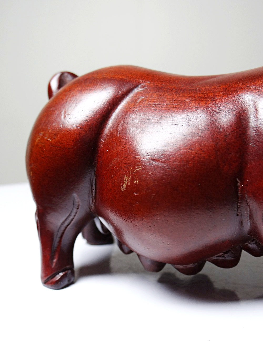 Vintage Schwein Skulptur aus gebeiztem Holz, asiatische Handwerkskunst