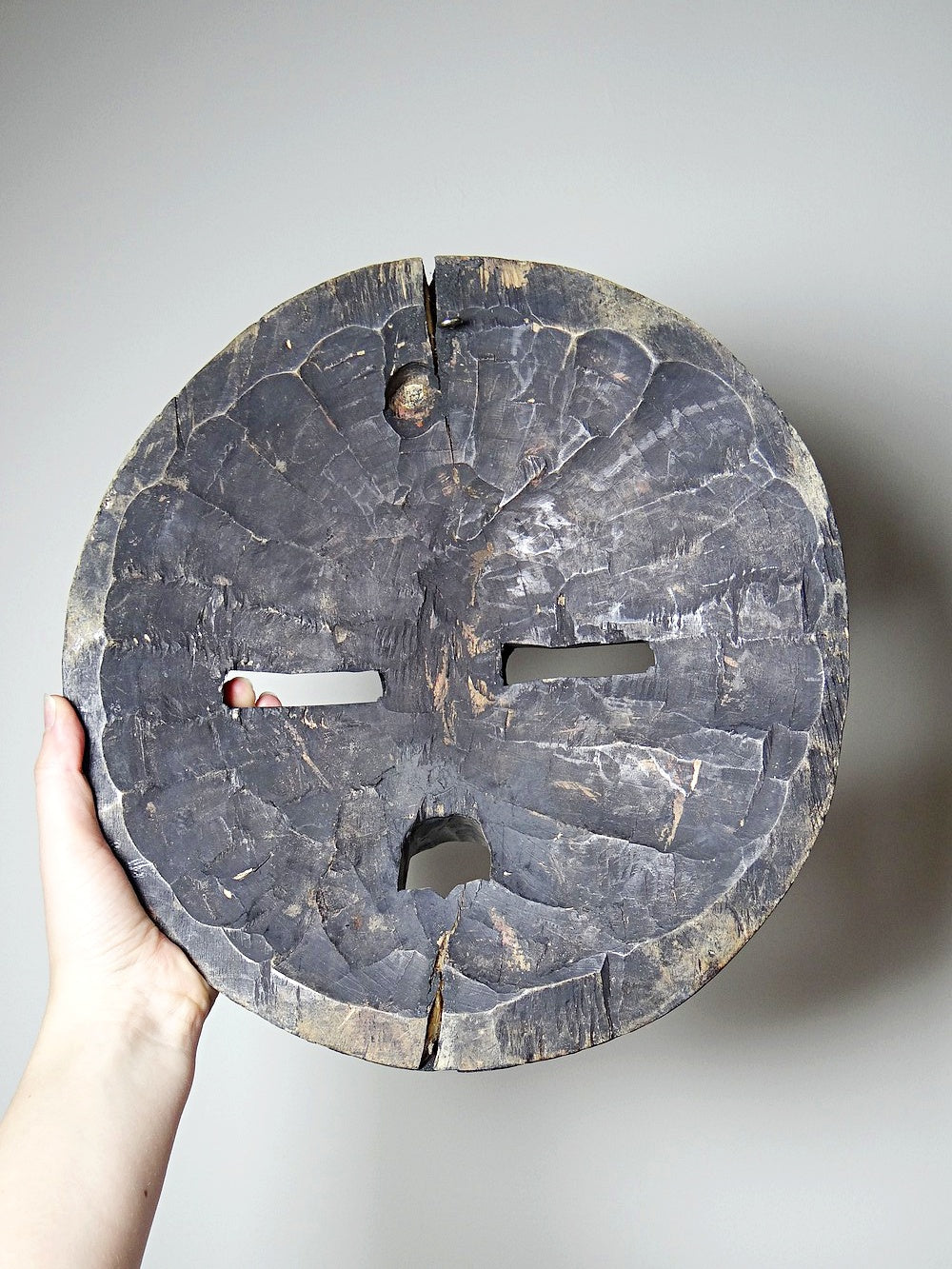 Vintage Maske Lune Africain Luba Baluba aus Kongo Holz mit Glasperlen und Messingdekor
