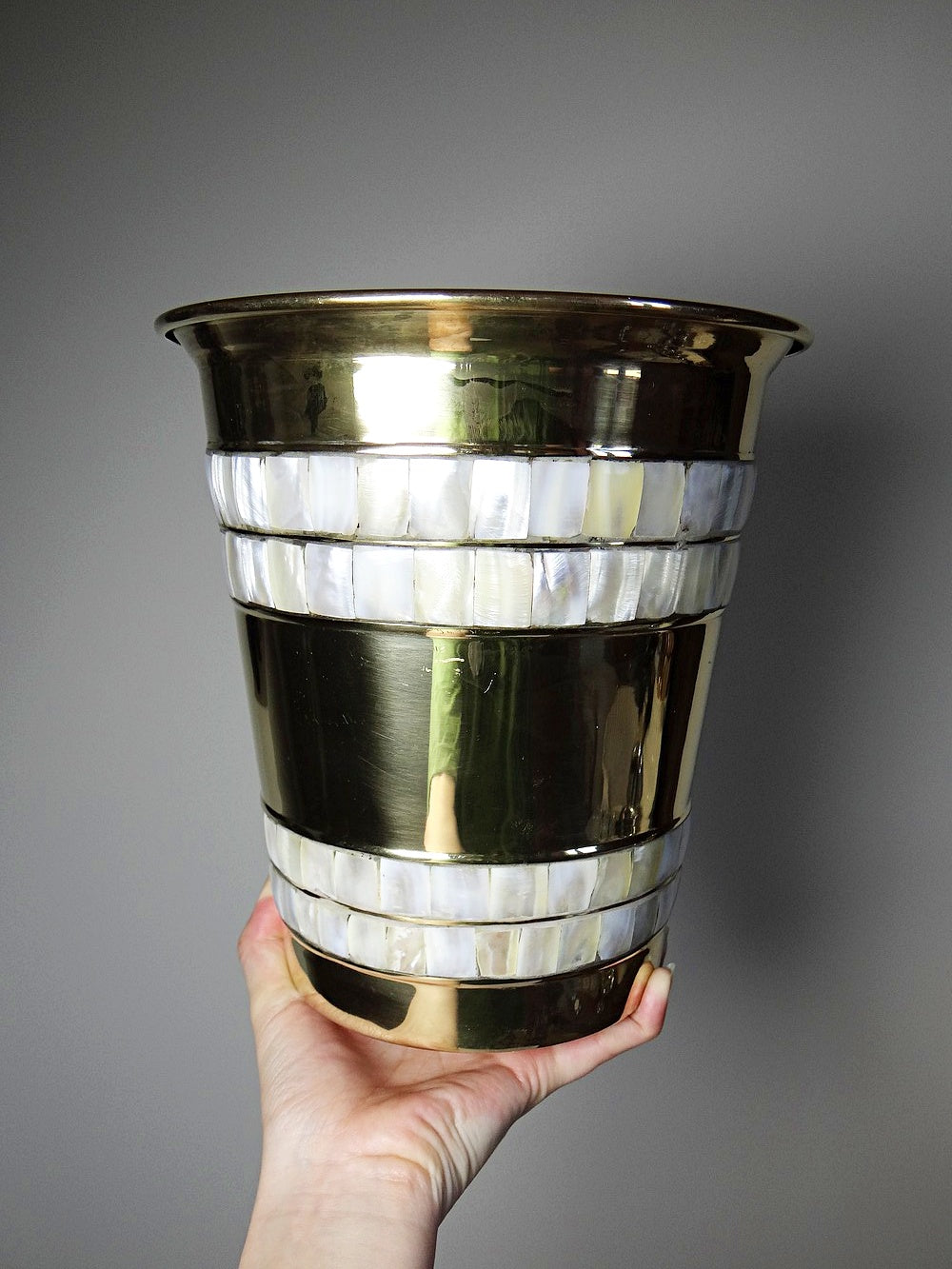 Vintage Servieraccessoire Champagnerkühler goldfarben mit Perlmutt