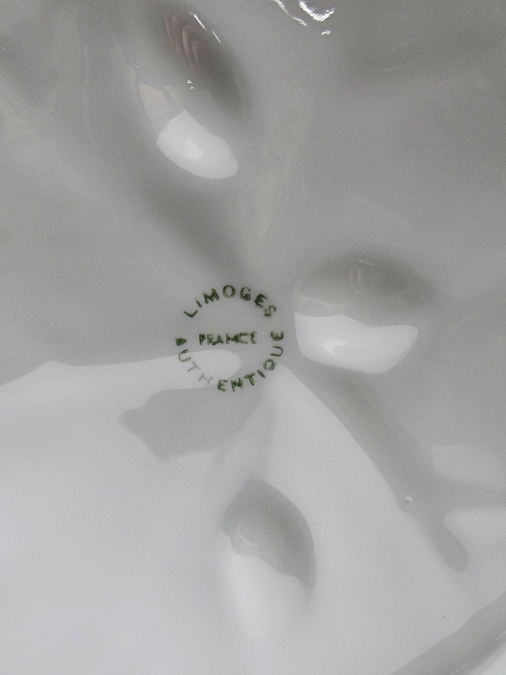 Vintage Schale Weinblatt von L. Michelaud für Limoges celadonfarben