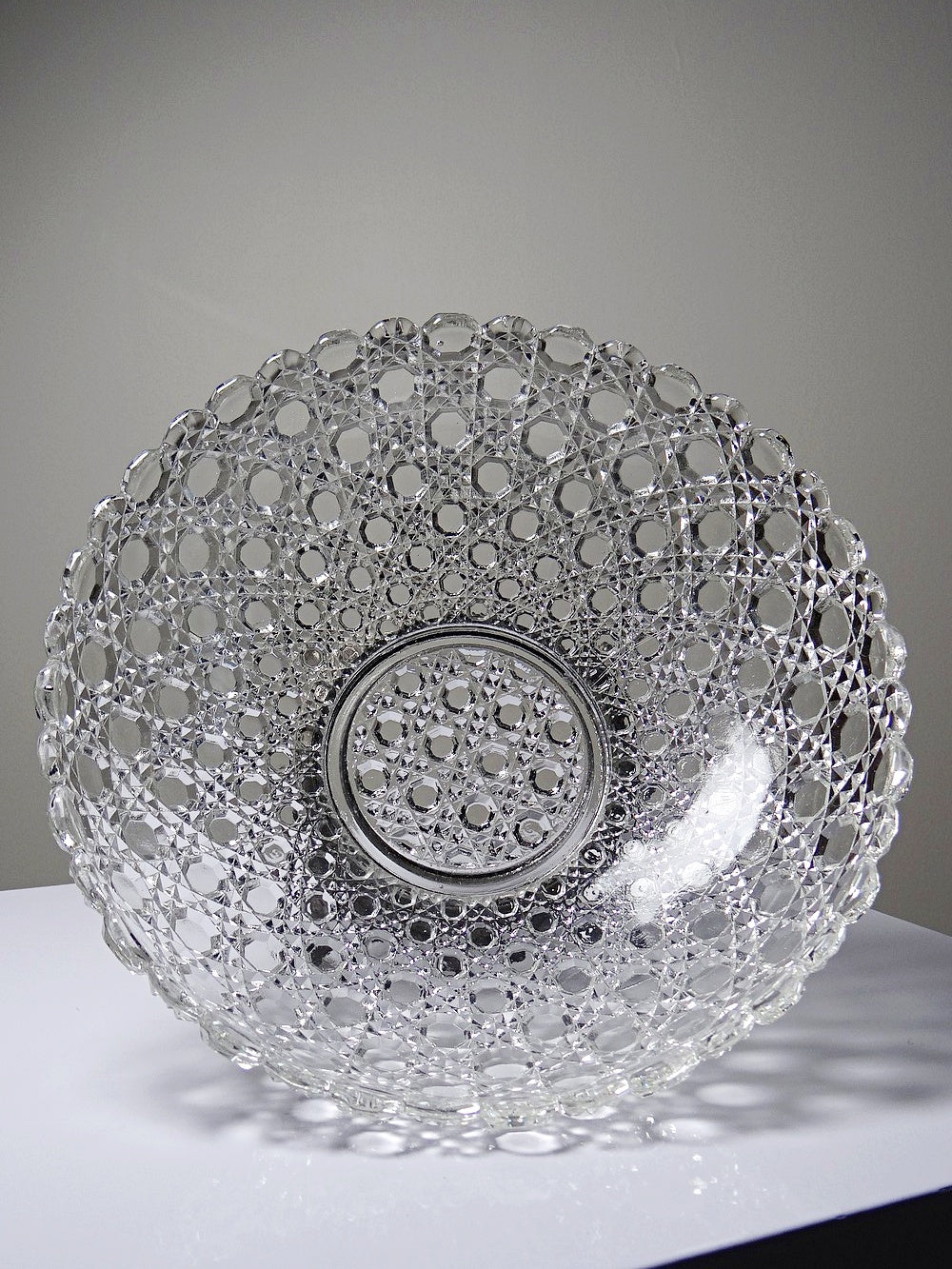 Vintage Pressglasschale von Baccarat für Geschirr, durchsichtig