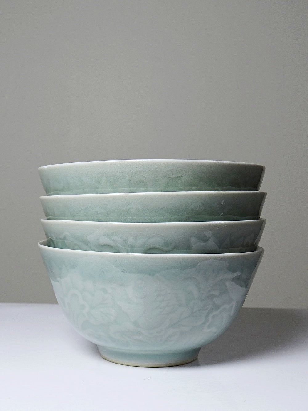 Vintage Schüssel Set von 4 chinesische Reisschüssel Celadon mit Koi-Reliefen 70er-80er Jahre