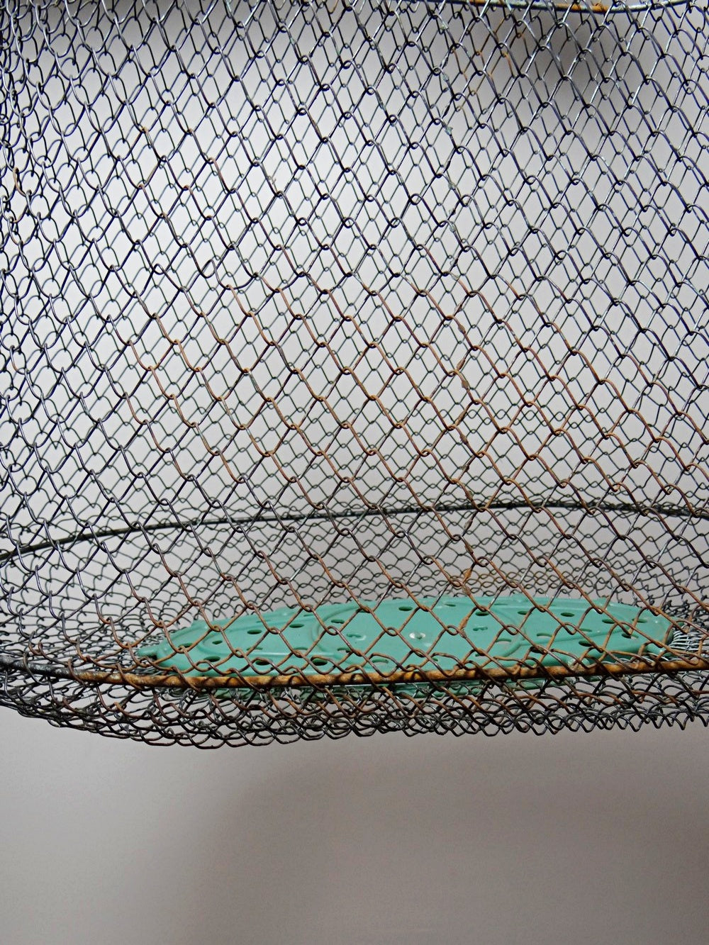 Vintage Servieraccessoire von Maillinox XL Fischreuse Grün Metall Rost