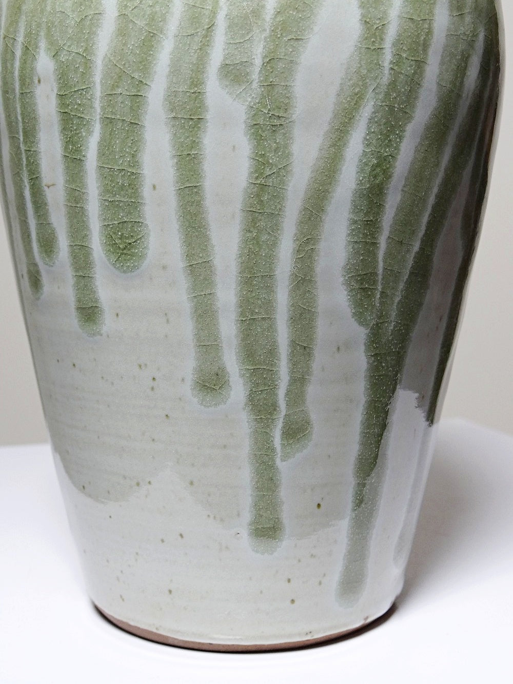 Vintage Vase Wabi-Sabi Modernismus, Grünschimmer, Steinzeug, Ash Glaze