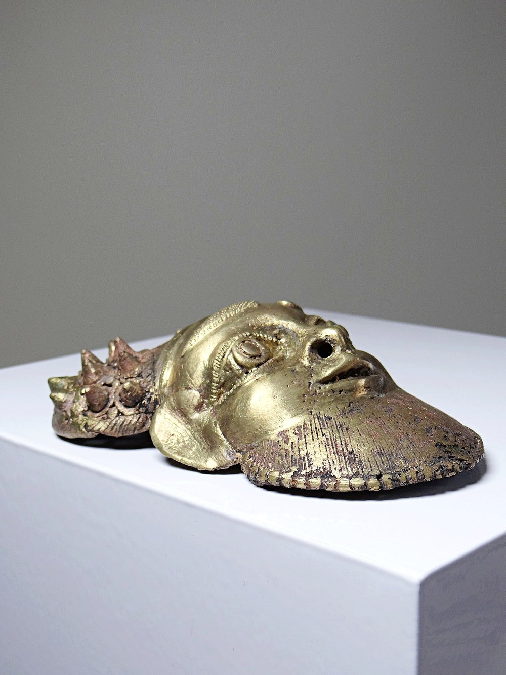 Vintage Maske Oba von Bamoun für GoldDekoration vergoldete Bronze
