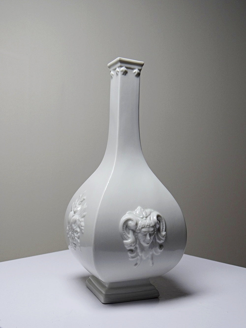 Vintage Vase von Sheffield und Haviland für Limoges, Meissen Reproduktion, weißes Porzellan