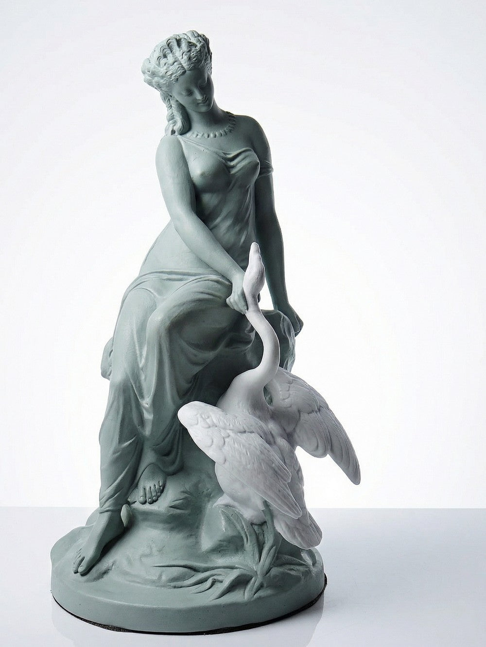 Vintage Porzellanfigur Léda et le Cygne von Letu und Mauger für GrauKunst celadon und weiß