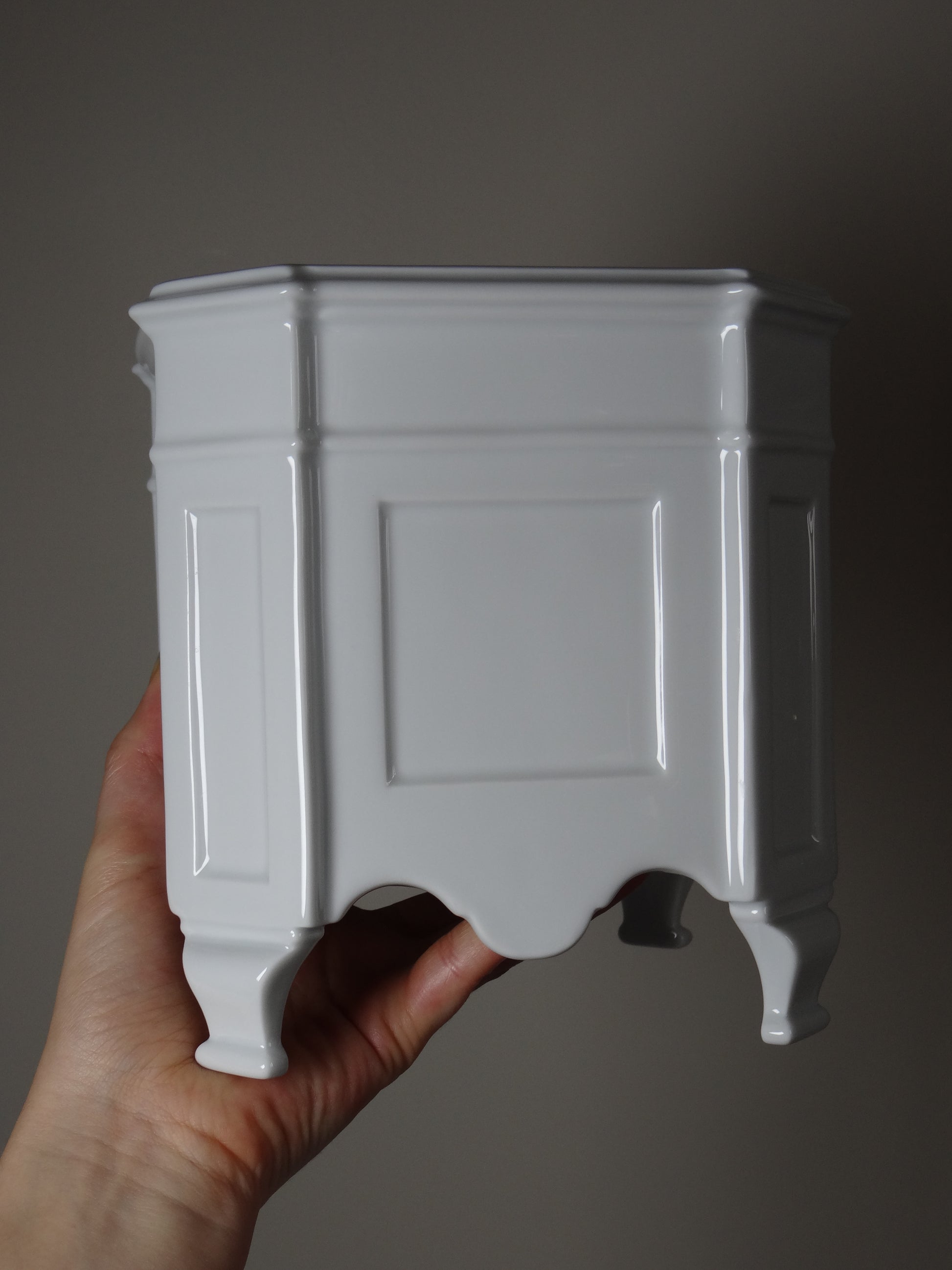 Vintage Übertopf aus Limoges-Porzellan auf Füßen, Rococo-Stil