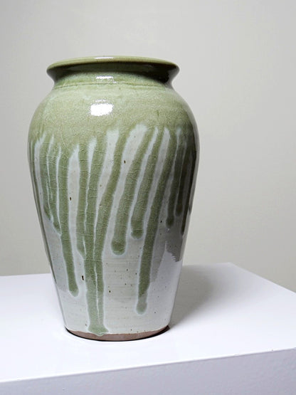 Vintage Vase Wabi-Sabi Modernismus, Grünschimmer, Steinzeug, Ash Glaze