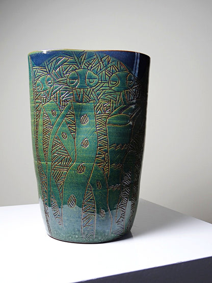Vintage Vase von Eseka für Eseka Pottery blaugrün mit tribal graviertem Dekor