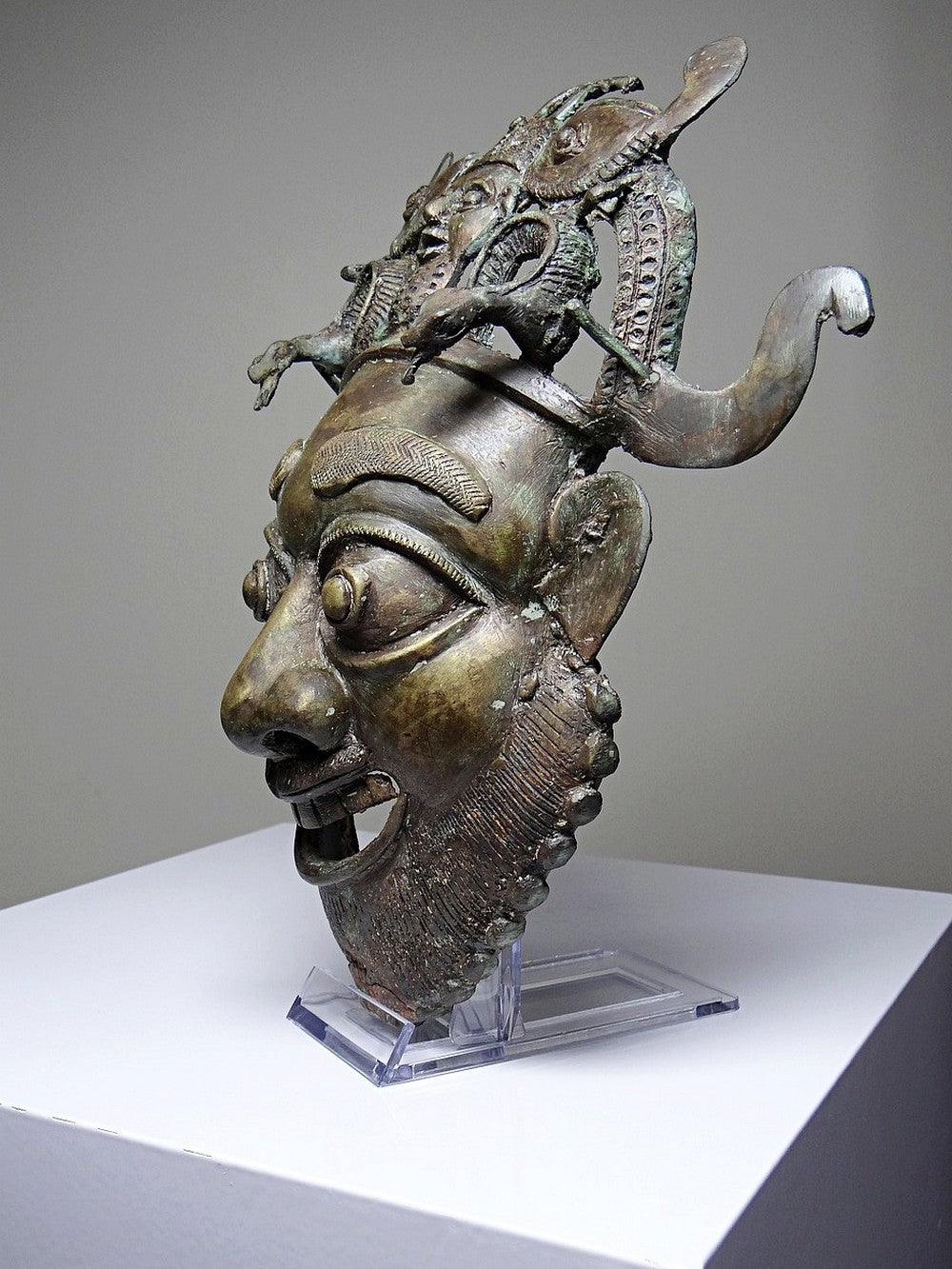 Vintage Bronzemaske Bamoun Kamerun braun Dekoration