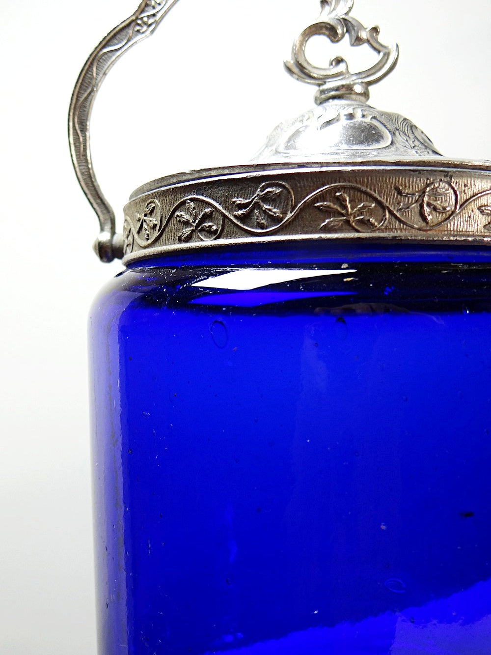 Vintage Bonbonniere blaues Kobaltglas versilbertes Metall