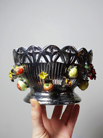 Vintage Servierschale aus silberglasierter Porzellan mit Durchbruchdekor Früchte Blumen