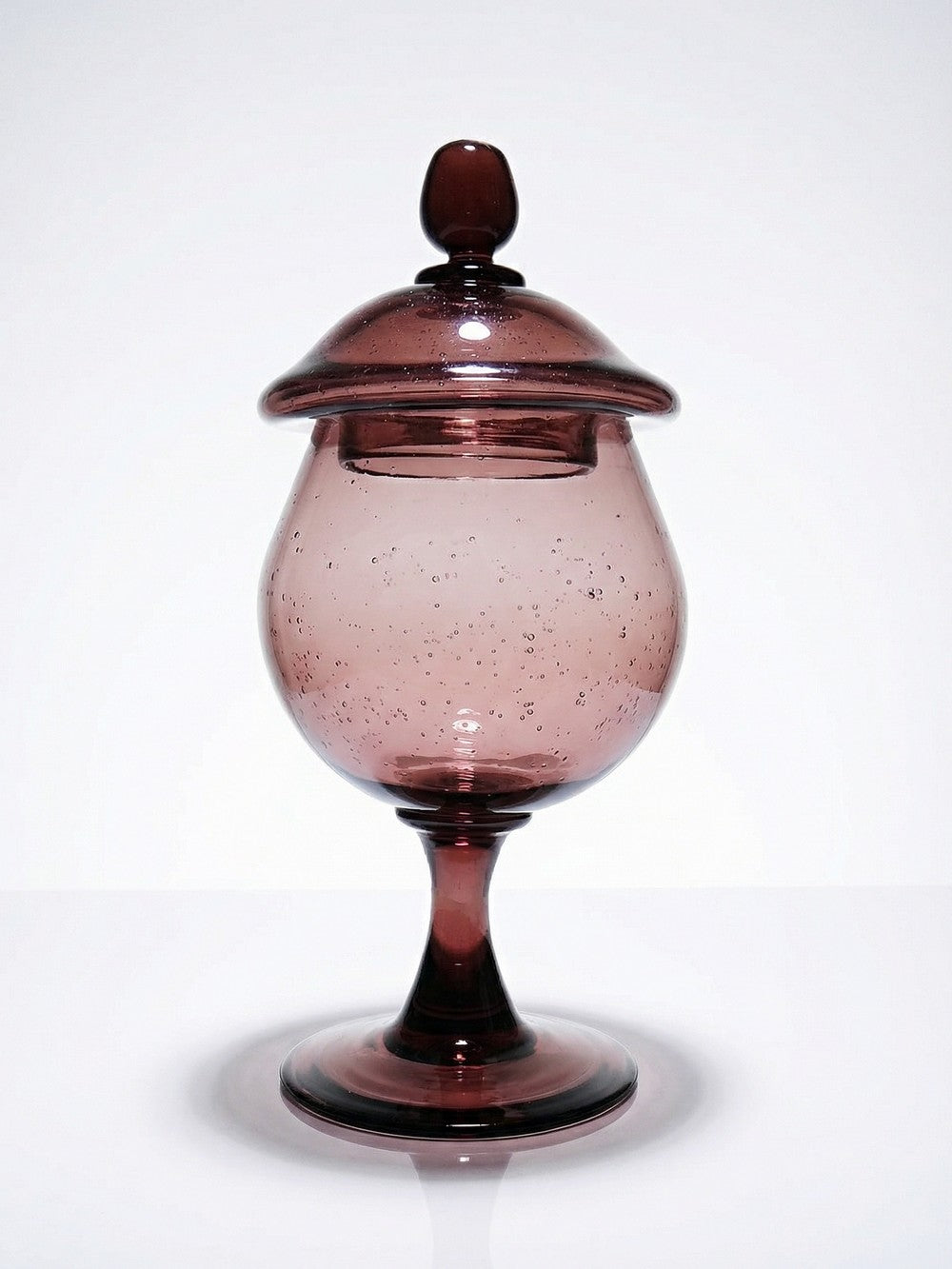 Vintage Bonbonniere im Biot-Stil in Pflaumenviolett Glas mit Blasen