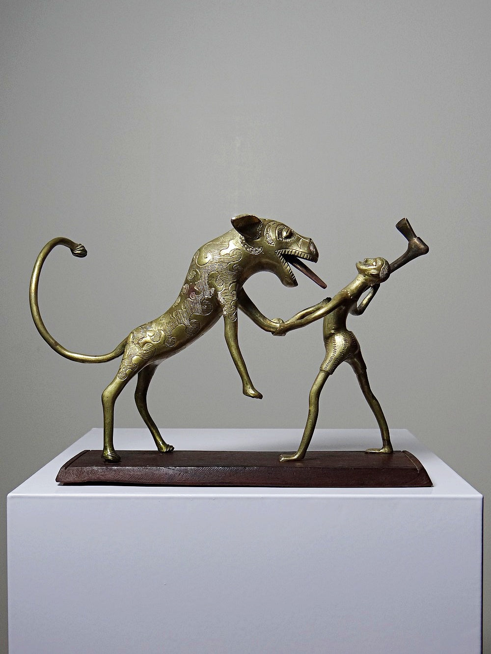 Vintage Bronzeskulptur "Le chasseur et la bête" aus Dahomey, Benin, Afrika
