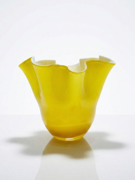 Vintage Vase Fazzoletto Murano gelb opalin, im Stil von Fulvio Bianconi