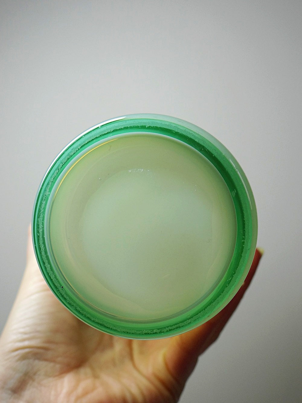 Vintage Vase im Kosta Boda Stil, opalinblaues Glas, handgeblasen