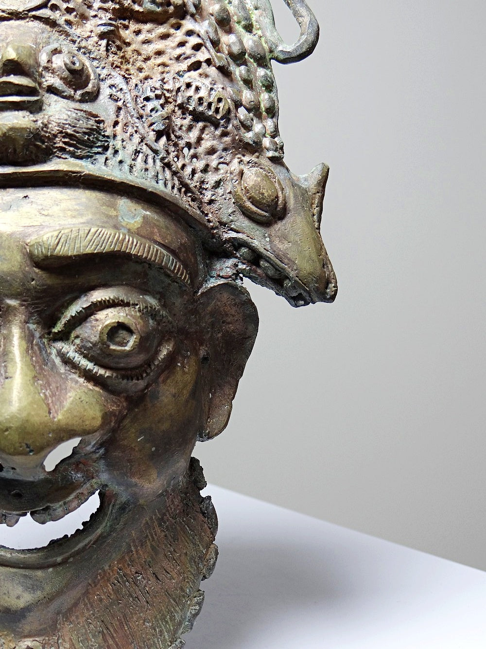 Vintage Maske Bamoun für BraunDekoration Afrikanische Bronze-Maske aus Kamerun
