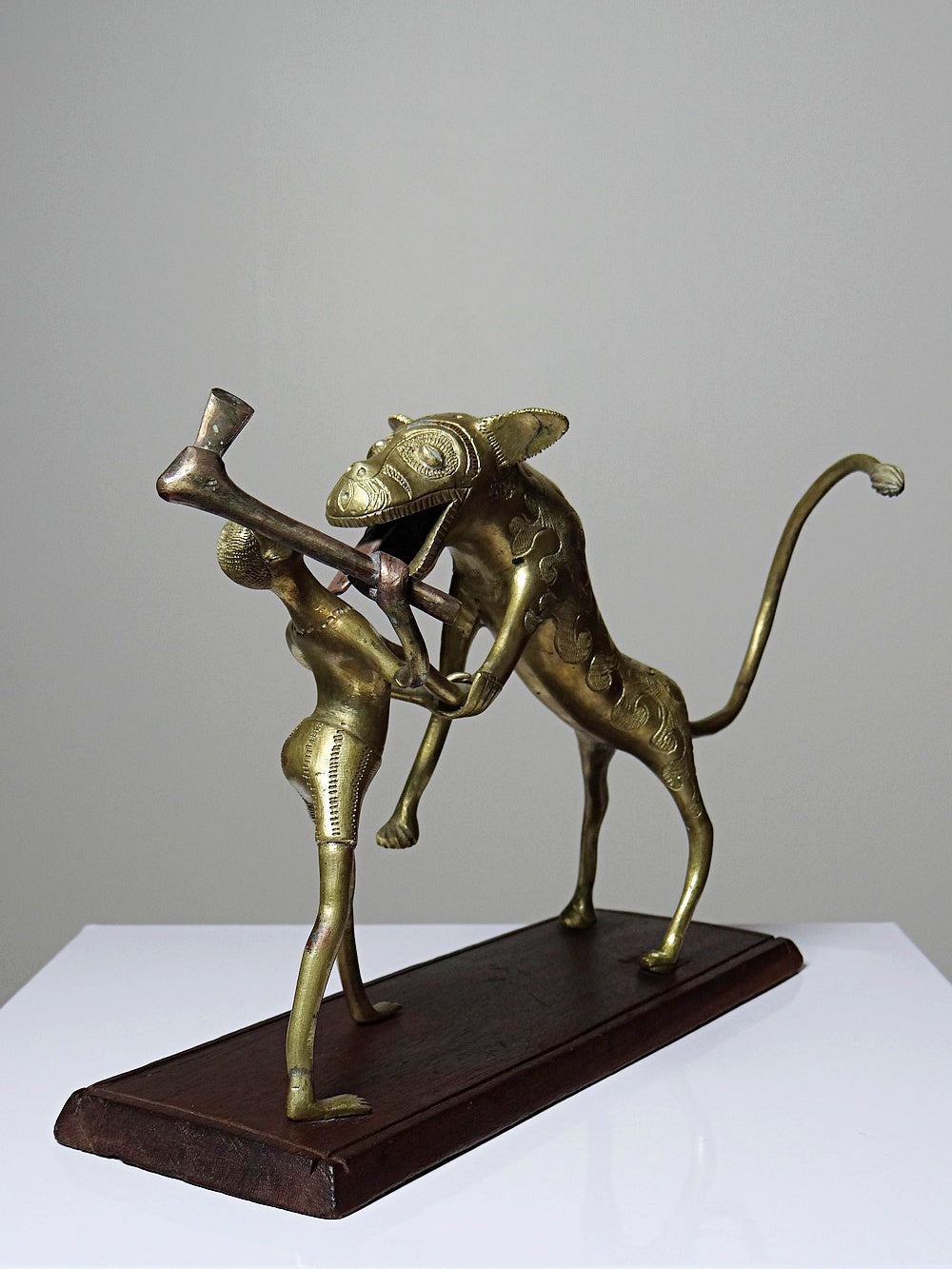 Vintage Bronzeskulptur "Le chasseur et la bête" aus Dahomey, Benin, Afrika