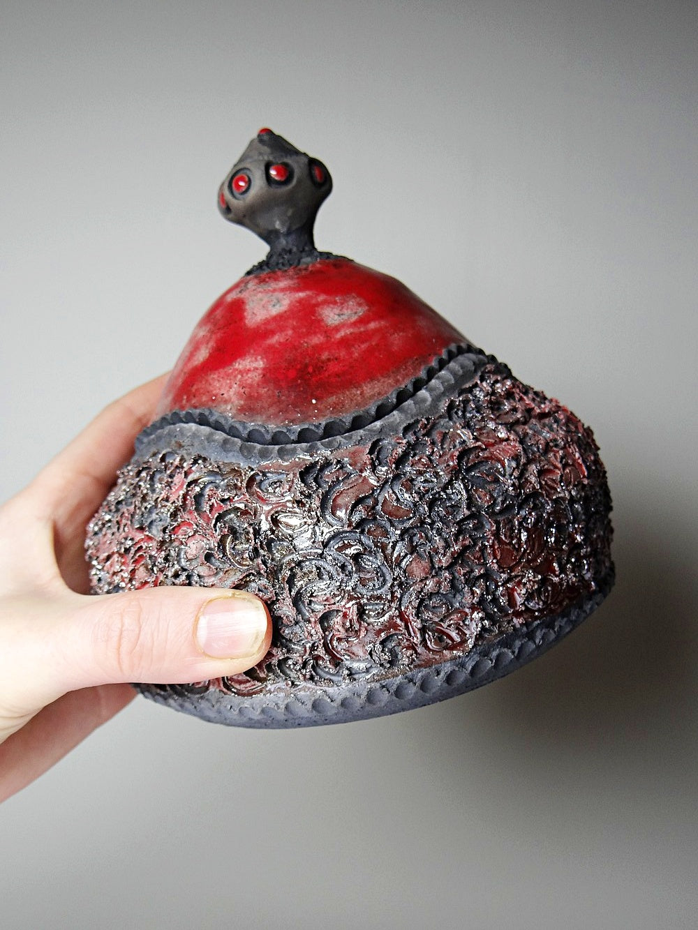 Vintage Schmuckdose RotKunst raku rot grau 2000er
