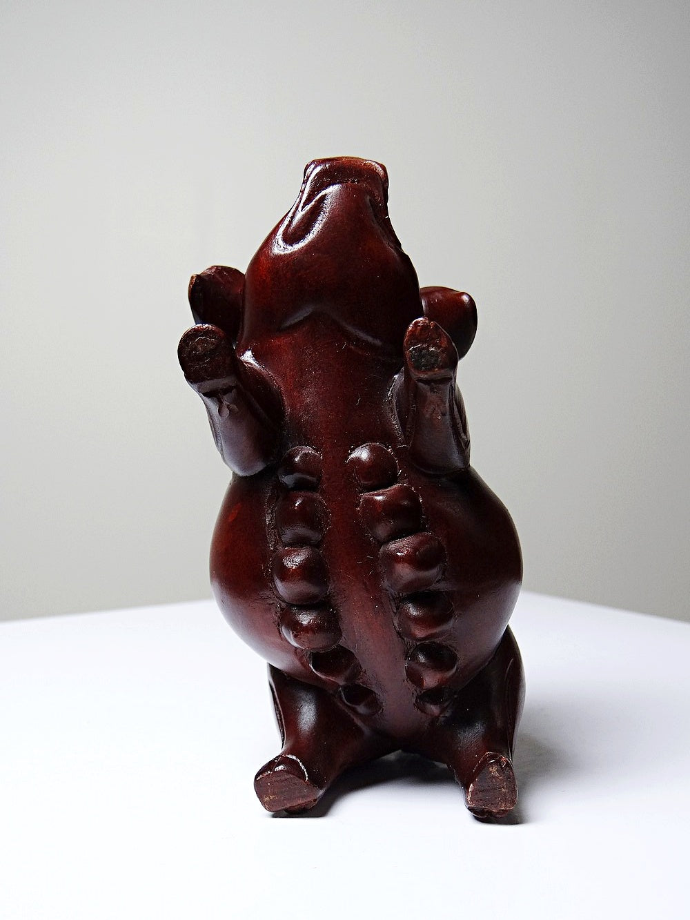 Vintage Schwein Skulptur aus gebeiztem Holz, asiatische Handwerkskunst