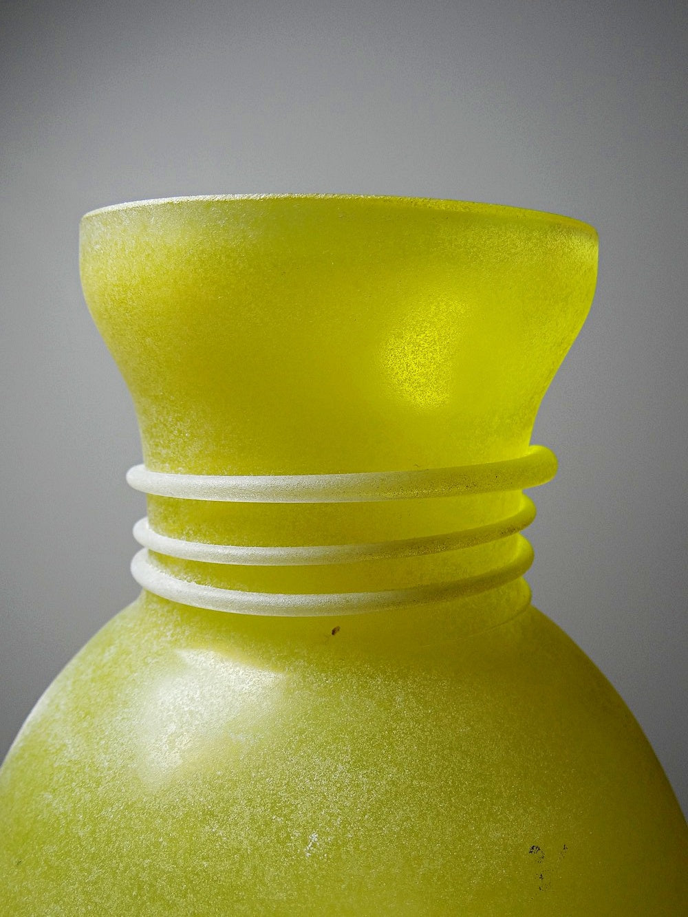 Vintage Vase Murano Scavo Gelb von Seguso Vetri d’Arte, mattiertes Glas, balusterförmig