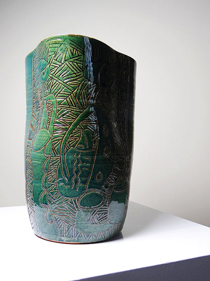 Vintage Vase von Eseka für Eseka Pottery blaugrün mit tribal graviertem Dekor