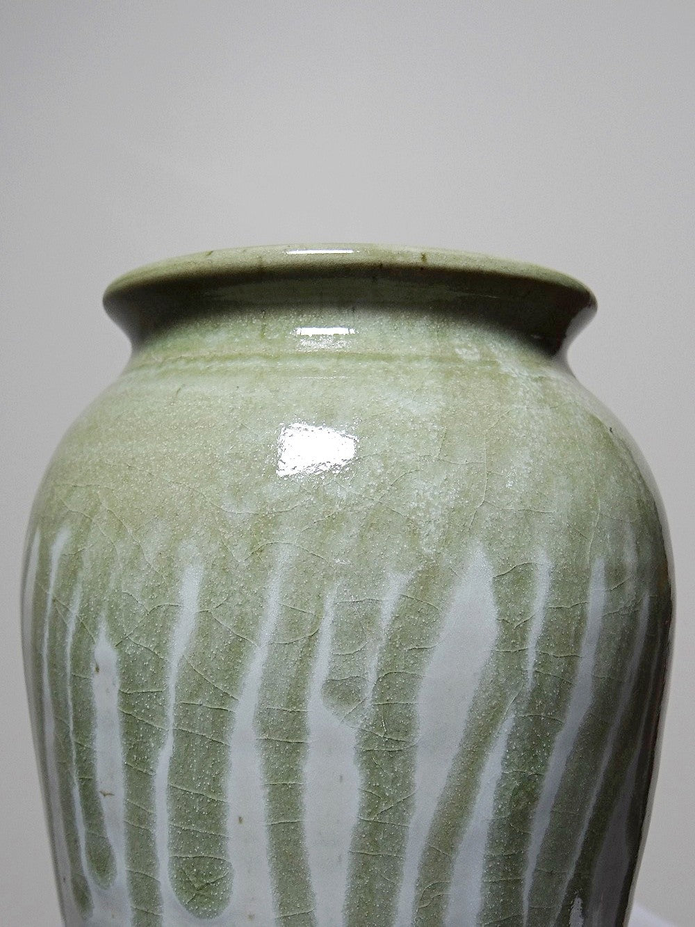 Vintage Vase Wabi-Sabi Modernismus, Grünschimmer, Steinzeug, Ash Glaze