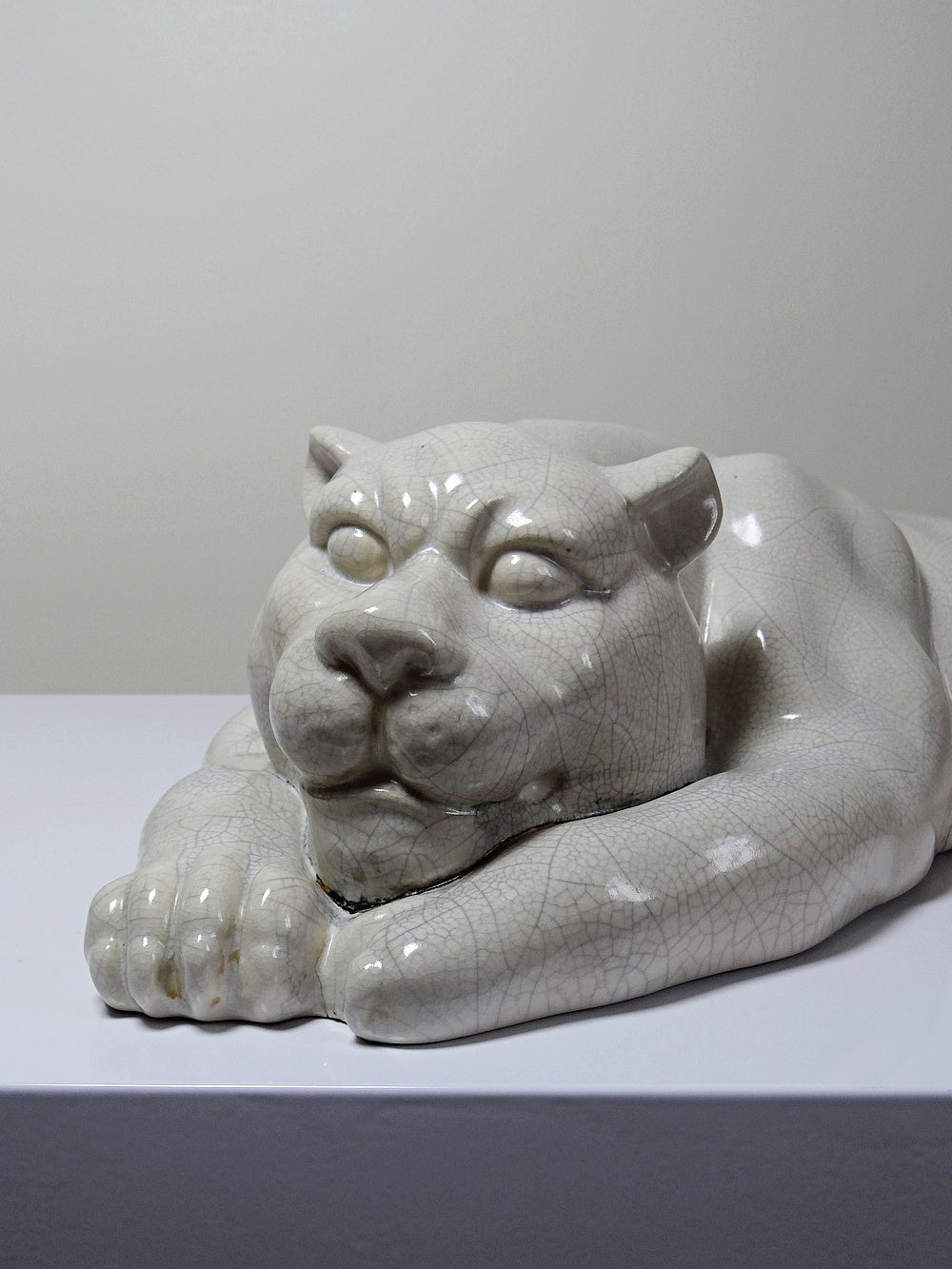 Vintage Panther Figur aus craqueliertem Steingut