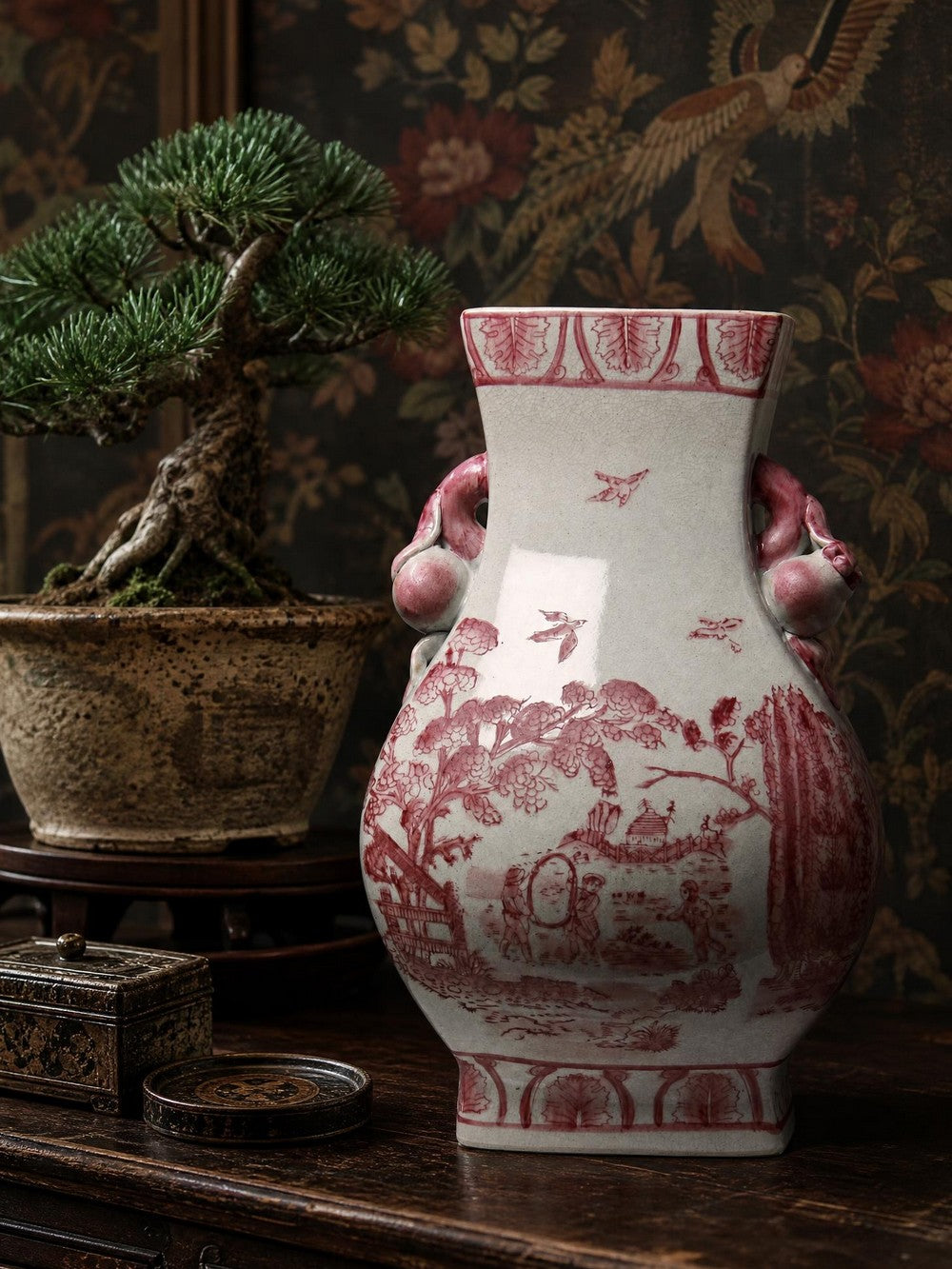 Vintage Balustervase Chinoiserie mit Pfirsichgriffen Staffordshire England