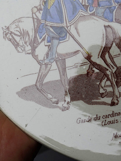 Vintage Wandteller Set von 5 von Sarreguemines polychrom Militärdekor