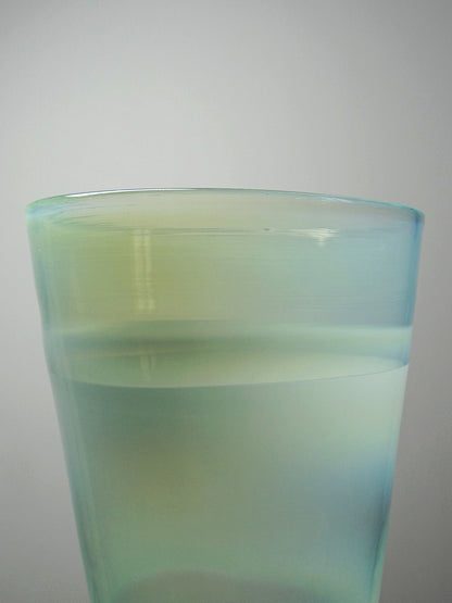 Vintage Vase im Kosta Boda Stil, opalinblaues Glas, handgeblasen