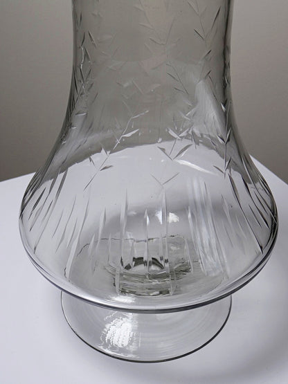 Vintage Vase graviertes mundgeblasenes Glas durchsichtig, sehr groß, antiker Stil