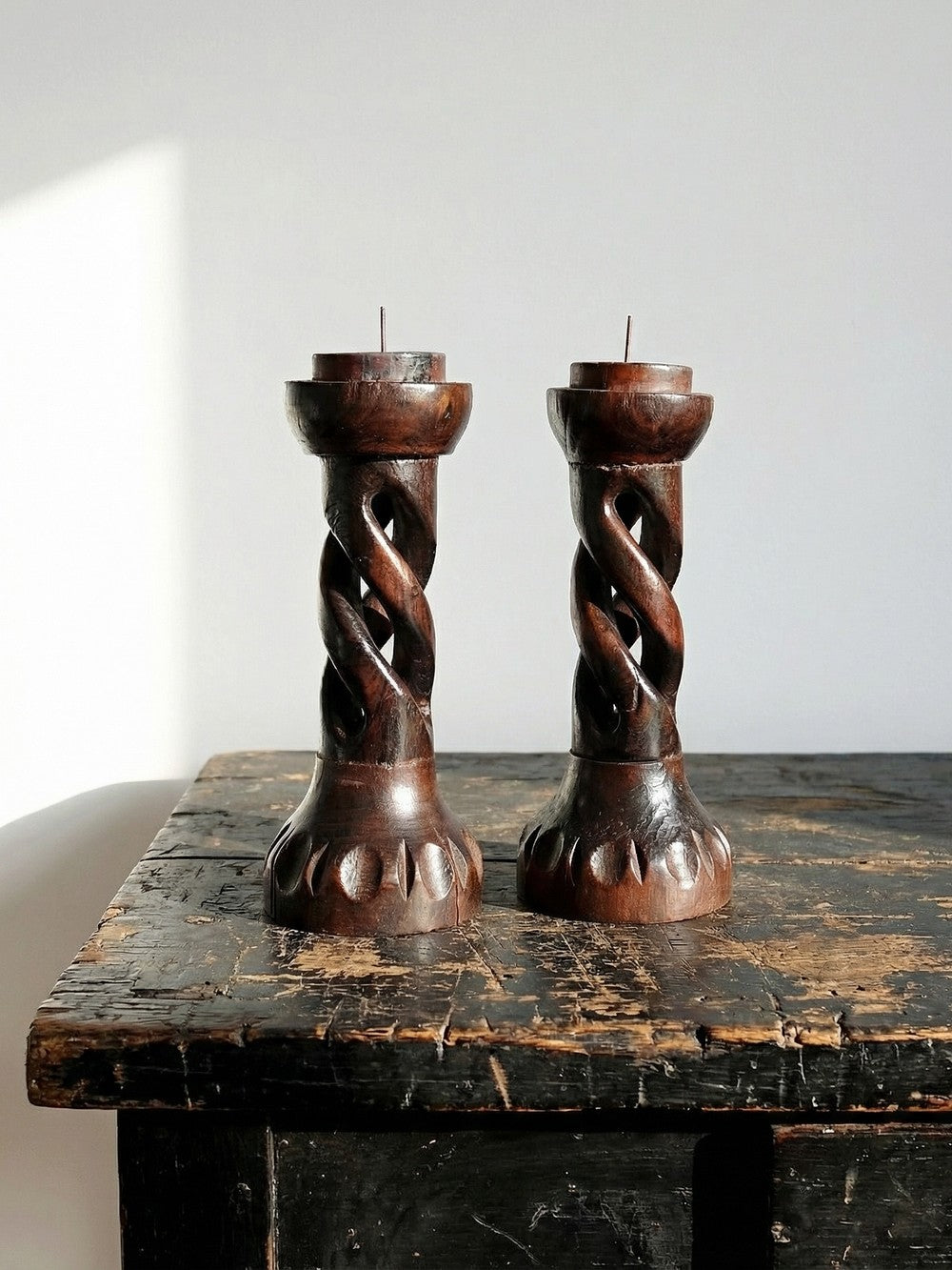 Vintage Kerzenhalter Set von 2 Spiral von Indien Vintage Holz geschnitzt