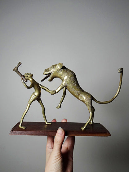Vintage Bronzeskulptur "Le chasseur et la bête" aus Dahomey, Benin, Afrika