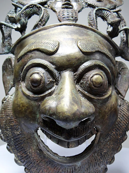 Vintage Bronzemaske Bamoun Kamerun braun Dekoration