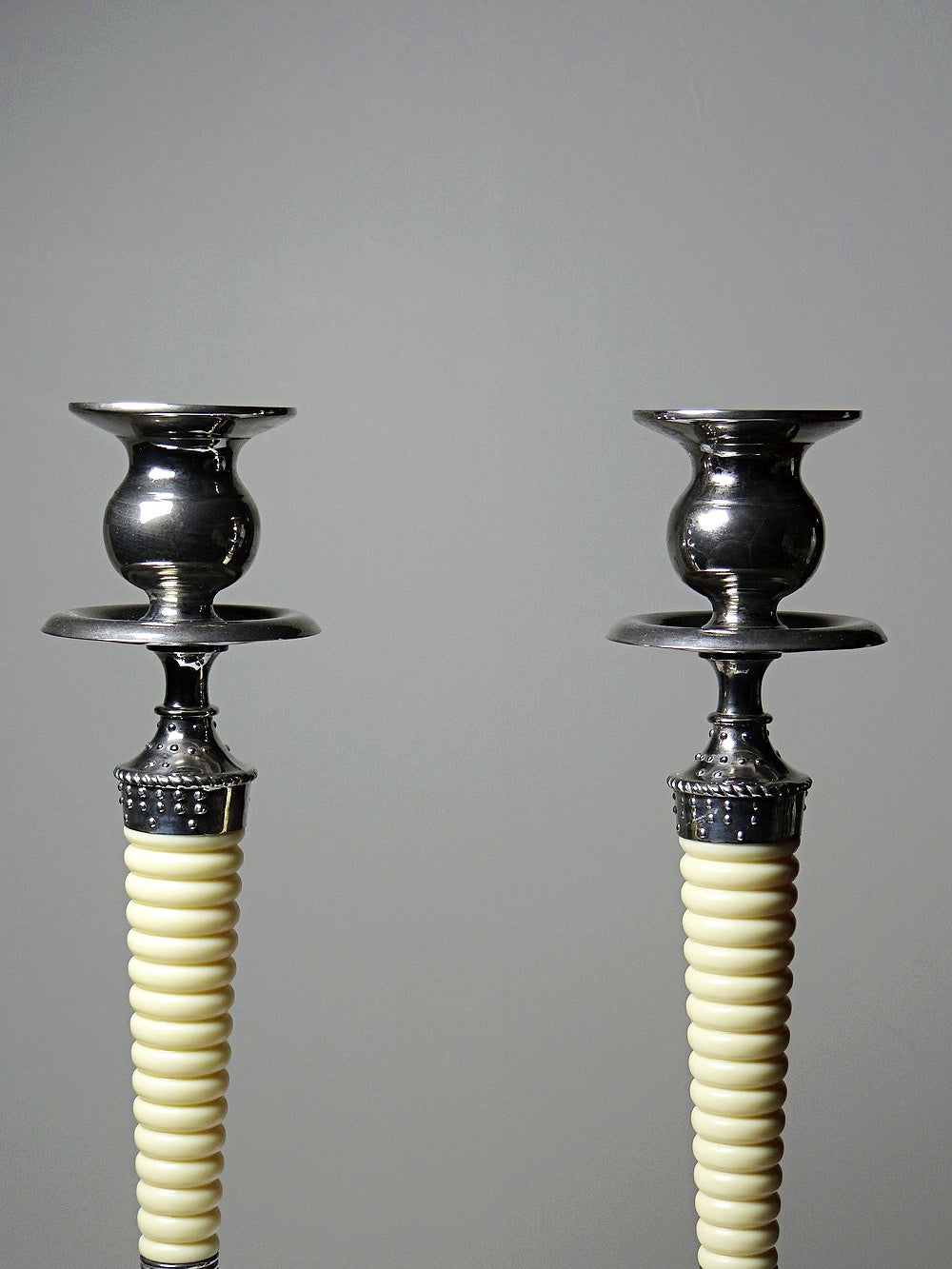 Vintage Kerzenleuchter Set von 2 silberfarben, elfenbeinfarben, Metall, Kunststoff