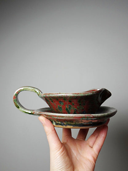 Vintage Sauciere Fontgombault rot grün von Fontgombault für Fontgombault glasierte Keramik
