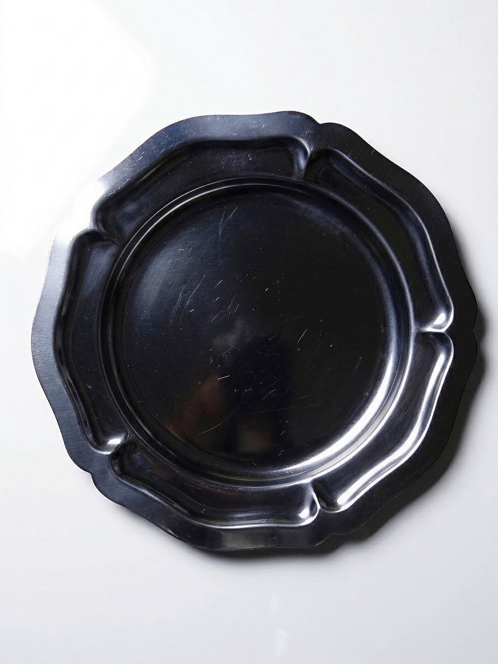 Vintage Servierplatte aus Edelstahl Made in France mit Muschelrand