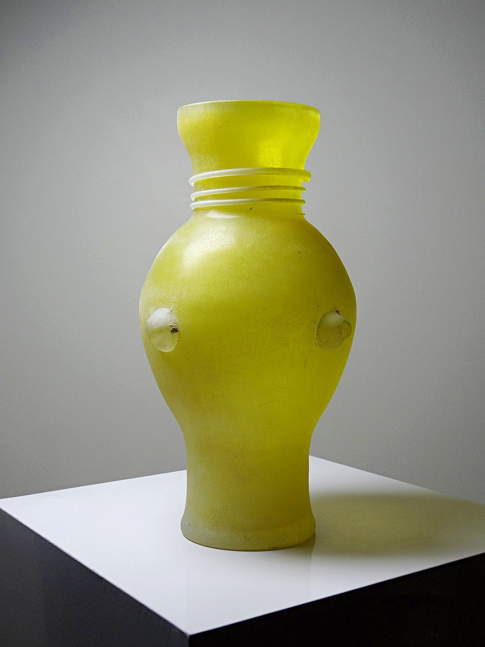 Vintage Vase Murano Scavo Gelb von Seguso Vetri d’Arte, mattiertes Glas, balusterförmig