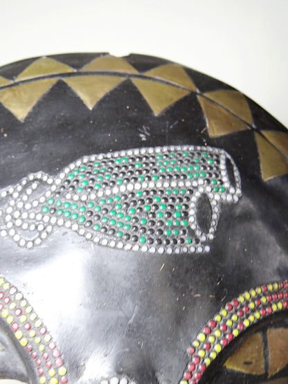 Vintage Maske Lune Africain Luba Baluba aus Kongo Holz mit Glasperlen und Messingdekor