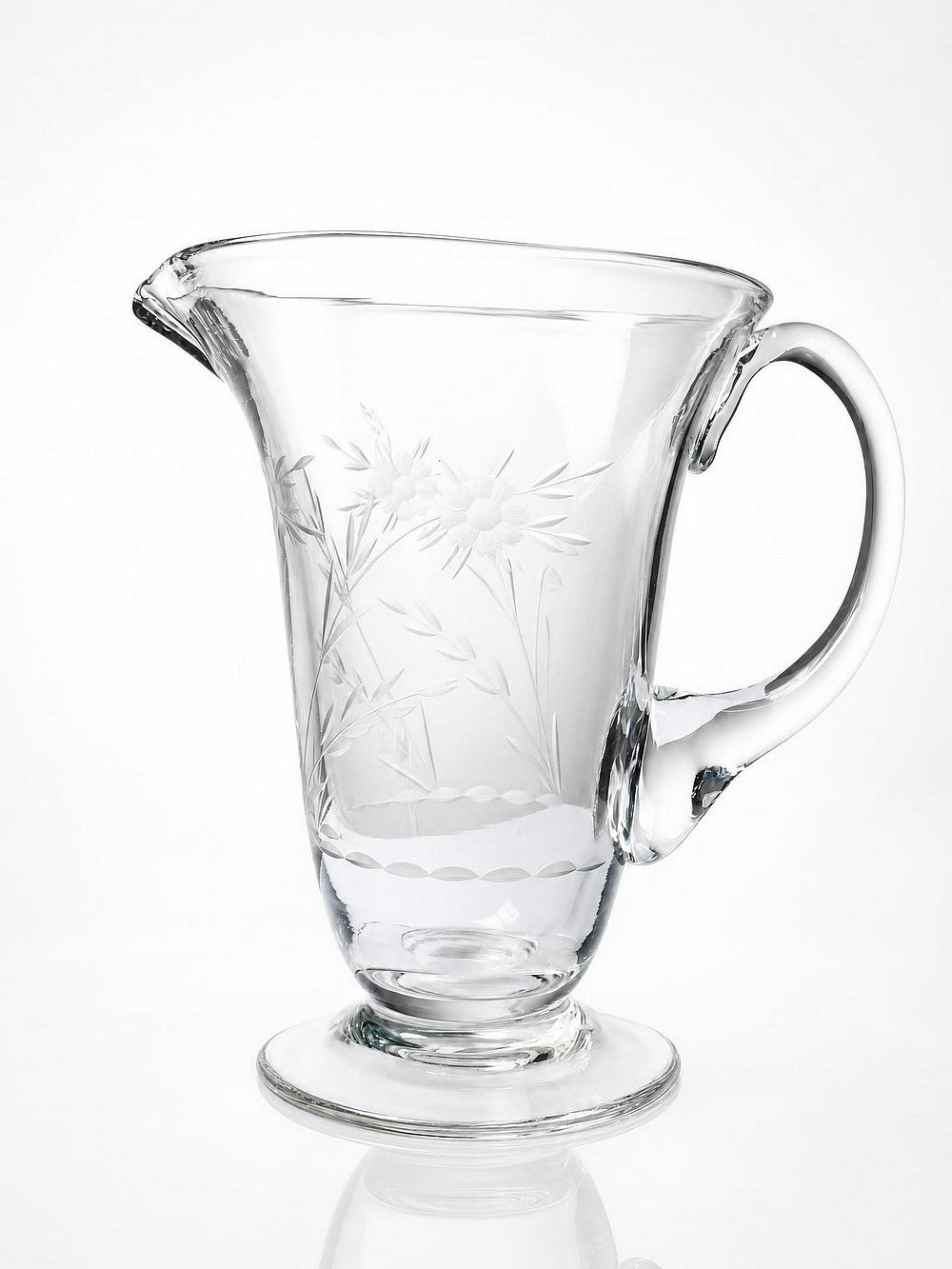 Vintage Glaskrug mit Blumendekor, Böhmen, rad-graviert
