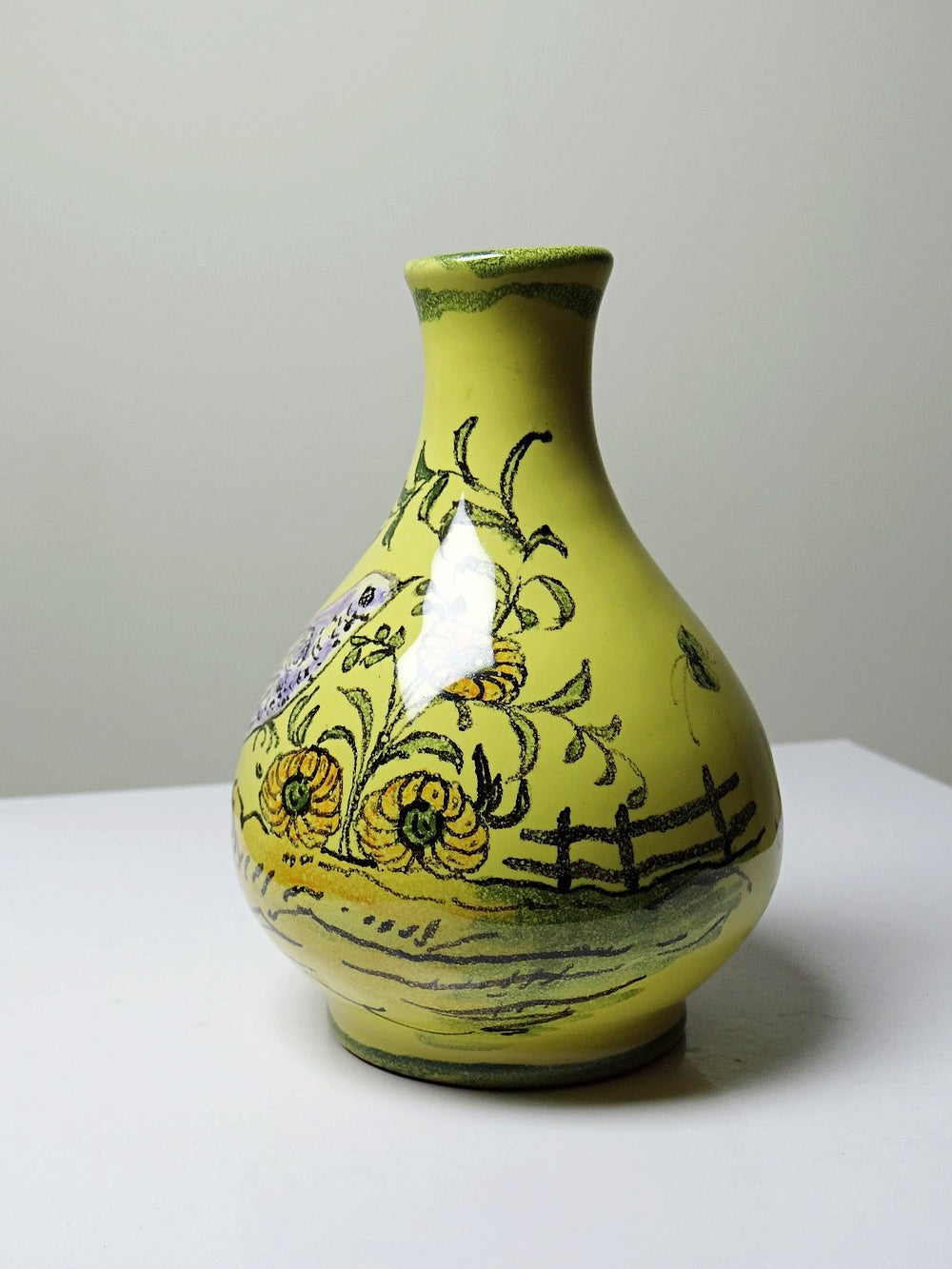 Vintage Vase von Henri Siffre für Montpellier, Vogel-Dekor, gelb-lila-orange-grün-schwarz