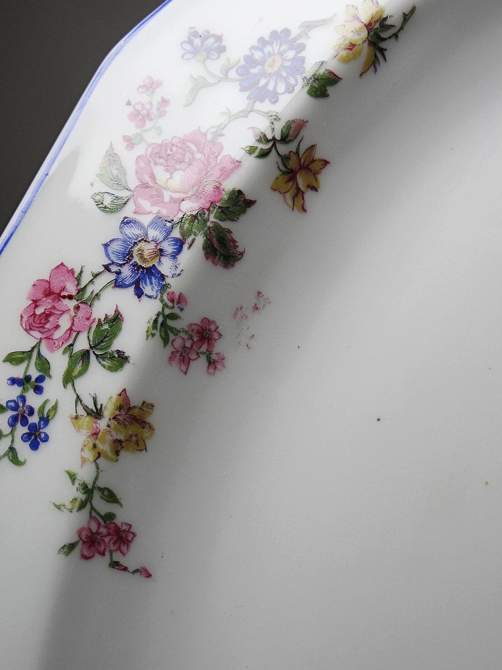 Vintage Servierplatte von Bernardaud für B und C° mehrfarbiges Blumendekor Porzellan