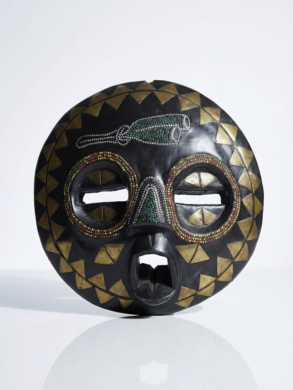Vintage Maske Lune Africain Luba Baluba aus Kongo Holz mit Glasperlen und Messingdekor