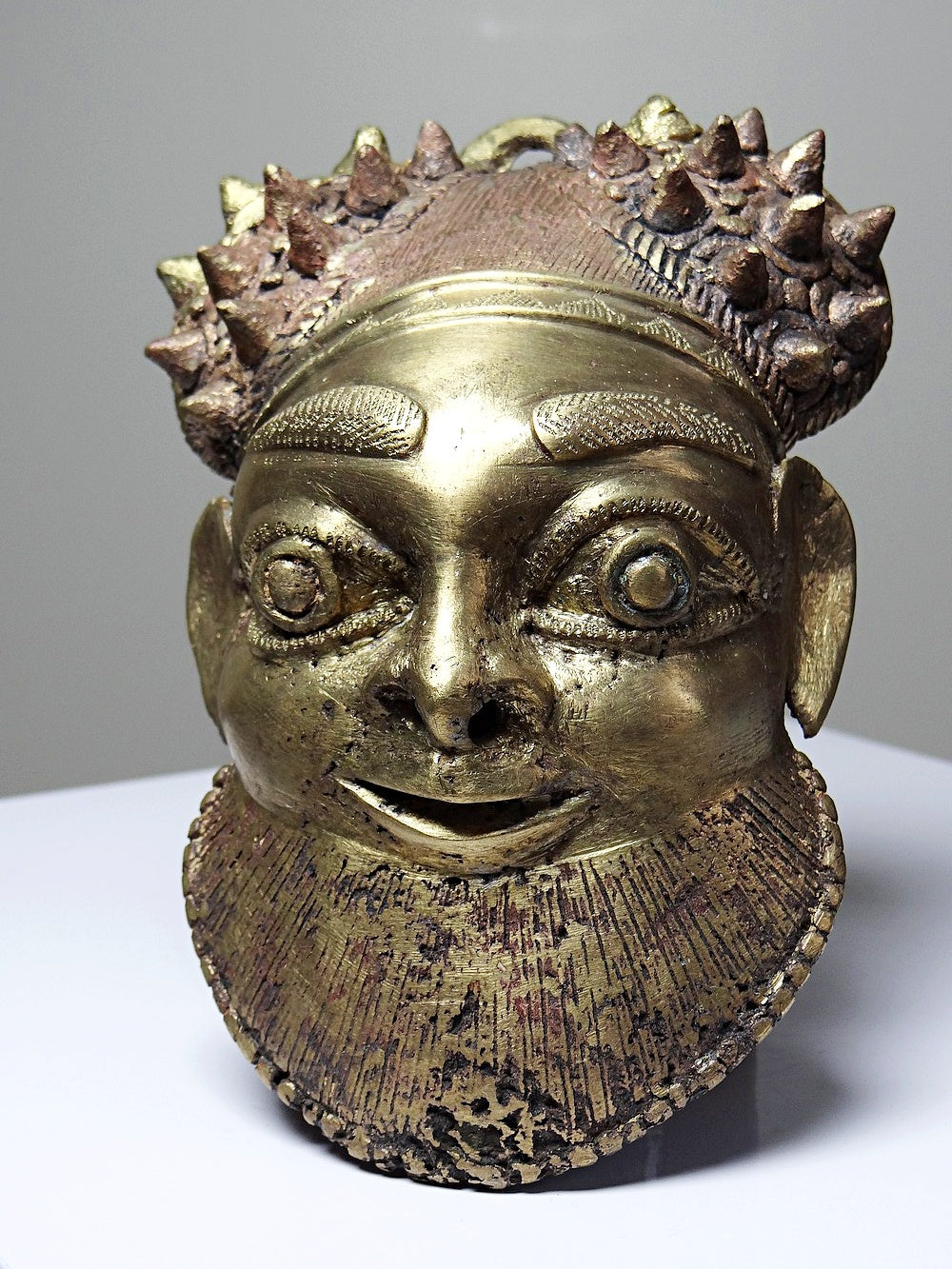 Vintage Maske Oba von Bamoun für GoldDekoration vergoldete Bronze