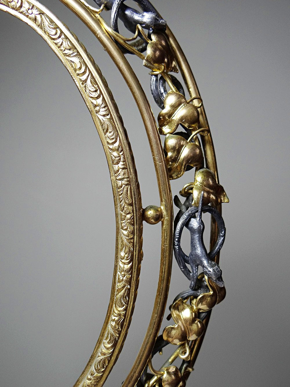 Vintage Wandrahmen Art Nouveau mit Jagdszene Gold Silber dunkelblau Dekor Metall Messing Zinn