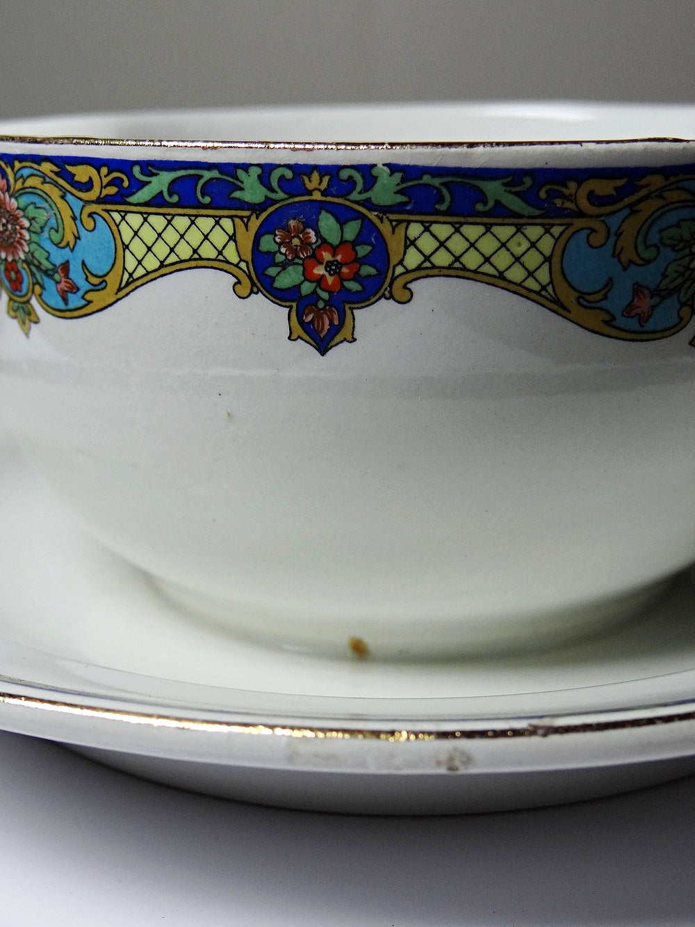 Vintage Sauciere Lunéville Opaque von Lunéville für France polychromes Dekor