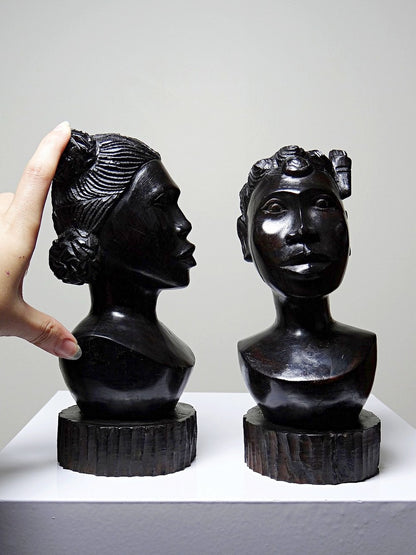 Vintage Büste Set von 2 Malgassisch von RotKunst für RotKunst Unsigniert