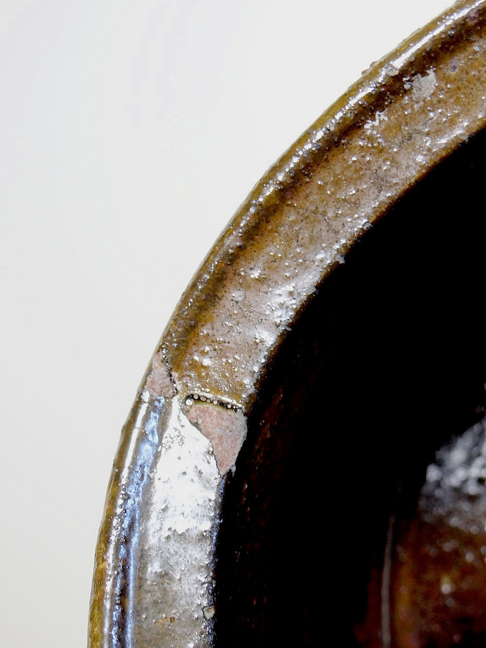 Vintage Servieraccessoire Puisaye Steinguttopf mit Henkeln gelb braun